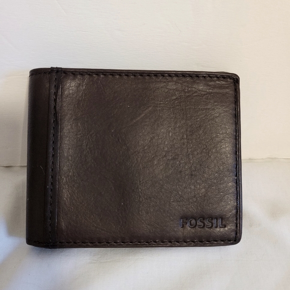 Fossil Other - Fossil wallet brown leather men's NEW
